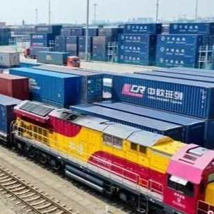 Transportista de carga ferroviaria Fba Dhl en almacenamiento de envío Amazon China a Estados Unidos
